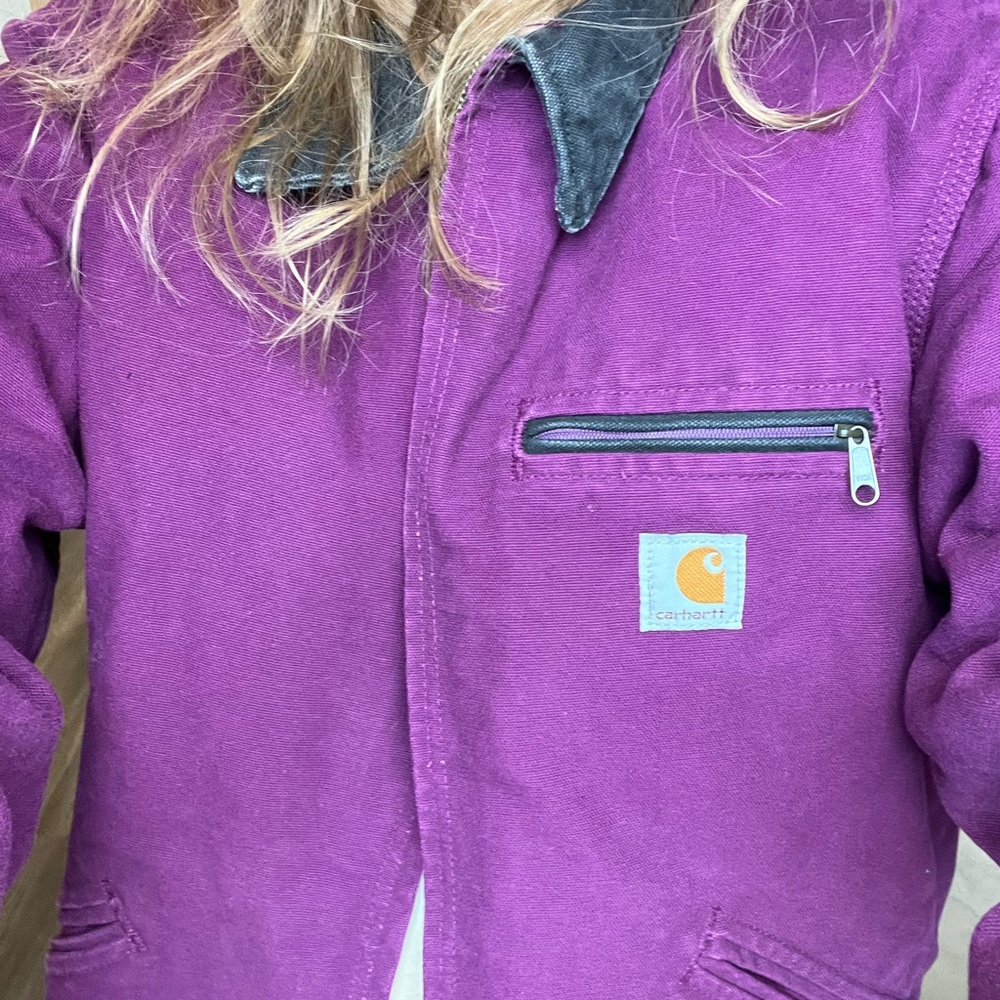 Carhartt size M purple jacket. Beautiful purple colour. Never worn